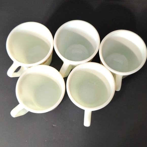 Vintage Pyrex Butterfly Gold lot of 5 Glass Coffee Cups. - Picture 4 of 8